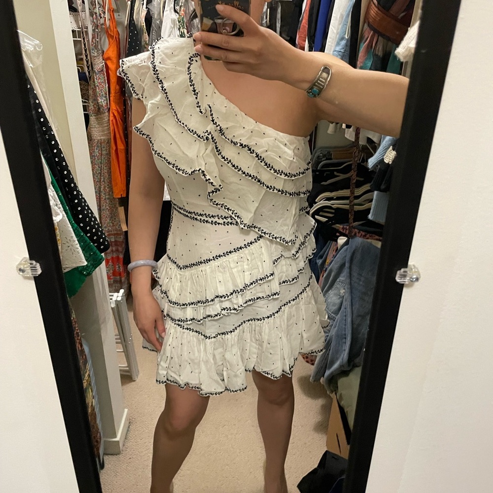 One shoulder flouncy sundress